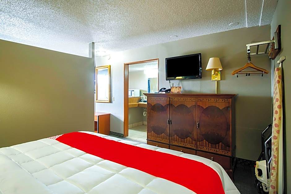 OYO Hotel Hutchinson KS West 4th Ave