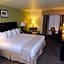 Holiday Inn Edison at Midtown By IHG