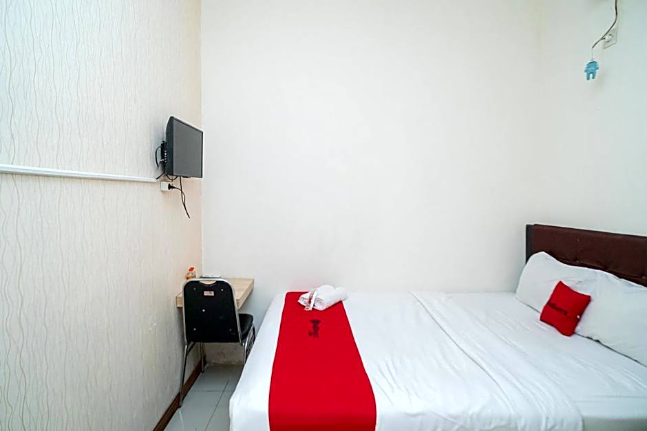 RedDoorz near Flyover Arjosari Malang