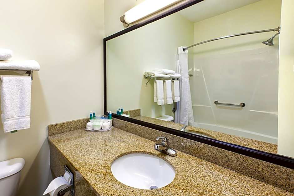 Country Inn & Suites by Radisson, Benton Harbor-St. Joseph, MI