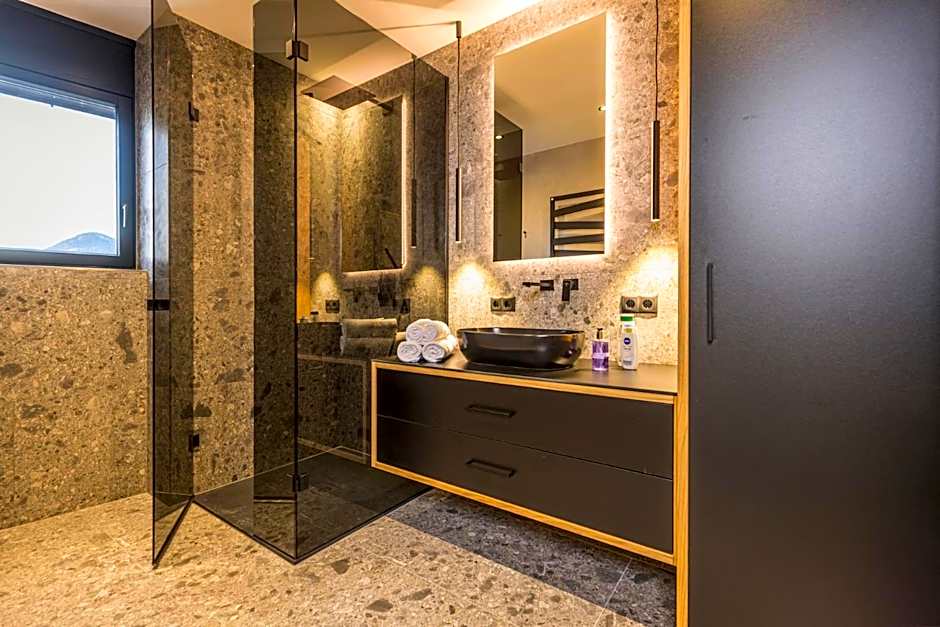 Perfect Lodgings Panorama