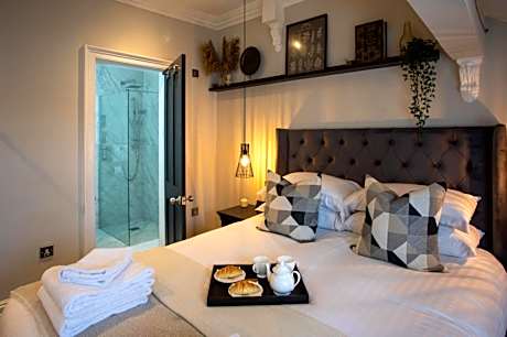 Deluxe Double Room with Bath