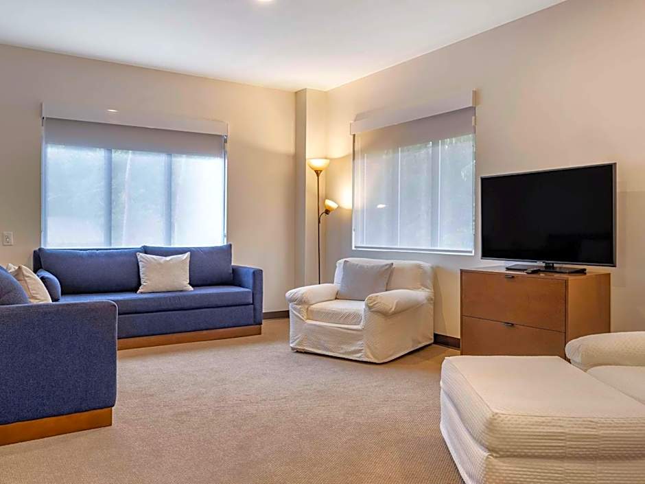The Cranberry, Ascend Hotel Collection