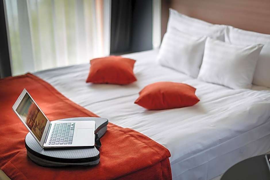 Best Western Plus Lakeside Hotel