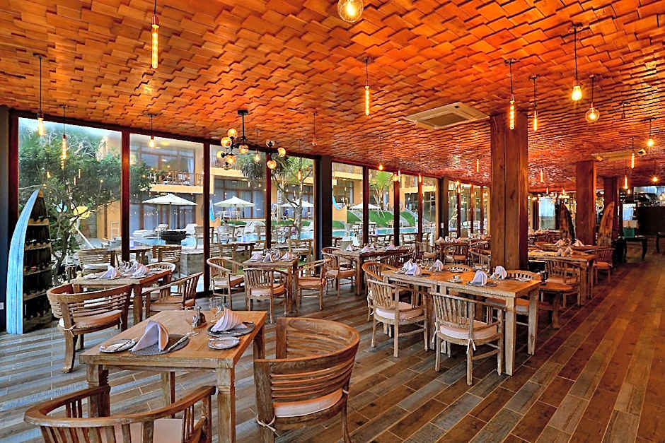 Thaproban Pavilion Waves Unawatuna