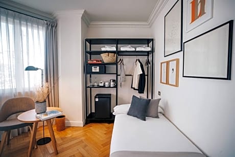 Deluxe Triple Room, Non Smoking, City View (3 Twin Beds)