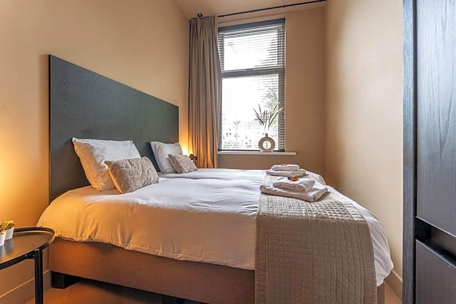 Breda Apartment w Kitchen & Private Bathroom 2p