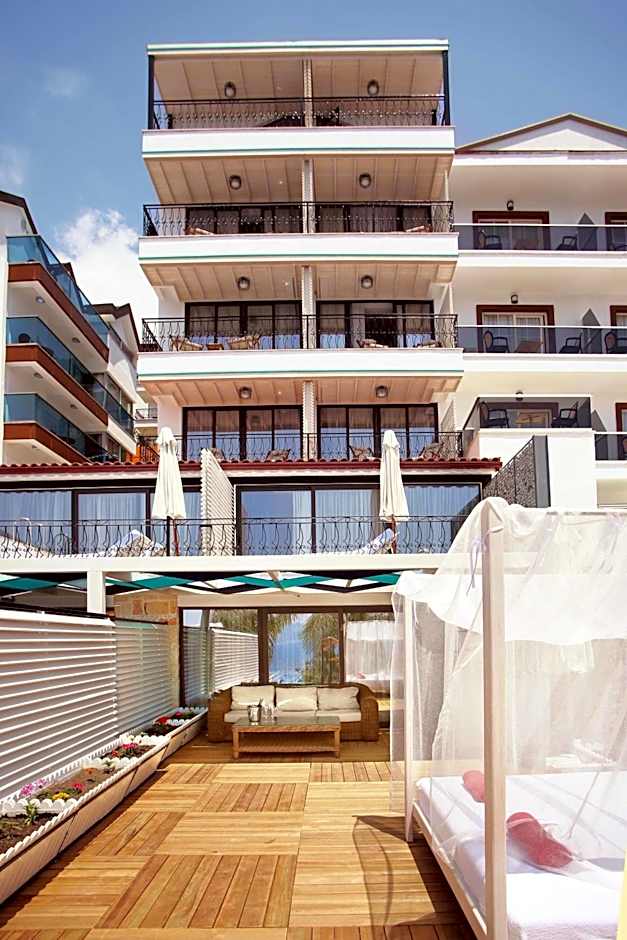 Nur Beach Hotel