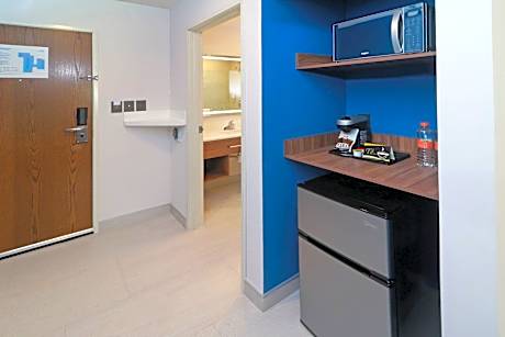 2 Queen Standard Microwave Minifridge