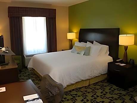 1 King Bed Wide Room