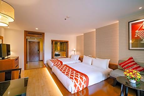 Premier Deluxe 2 Adult 2 Child - Pool View 1 Queen 1 Single