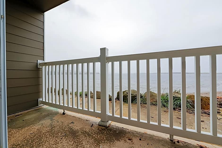 Siletz Bay Beachfront Hotel by OYO Lincoln City