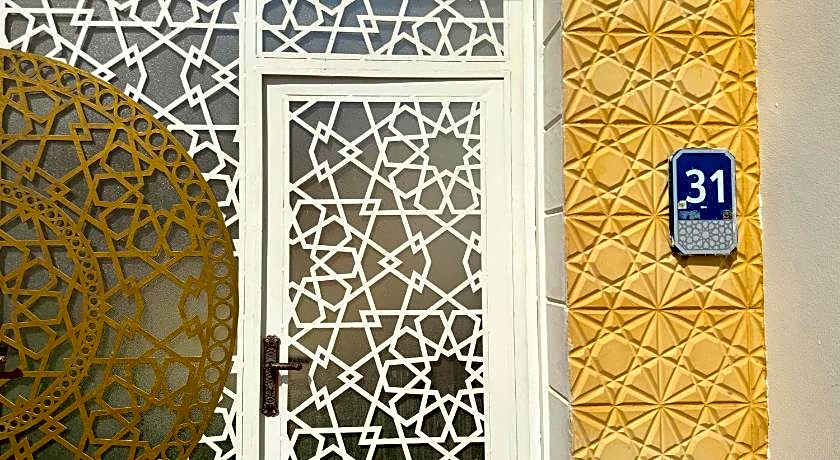 International-Abu Dhabi Hostel Villa