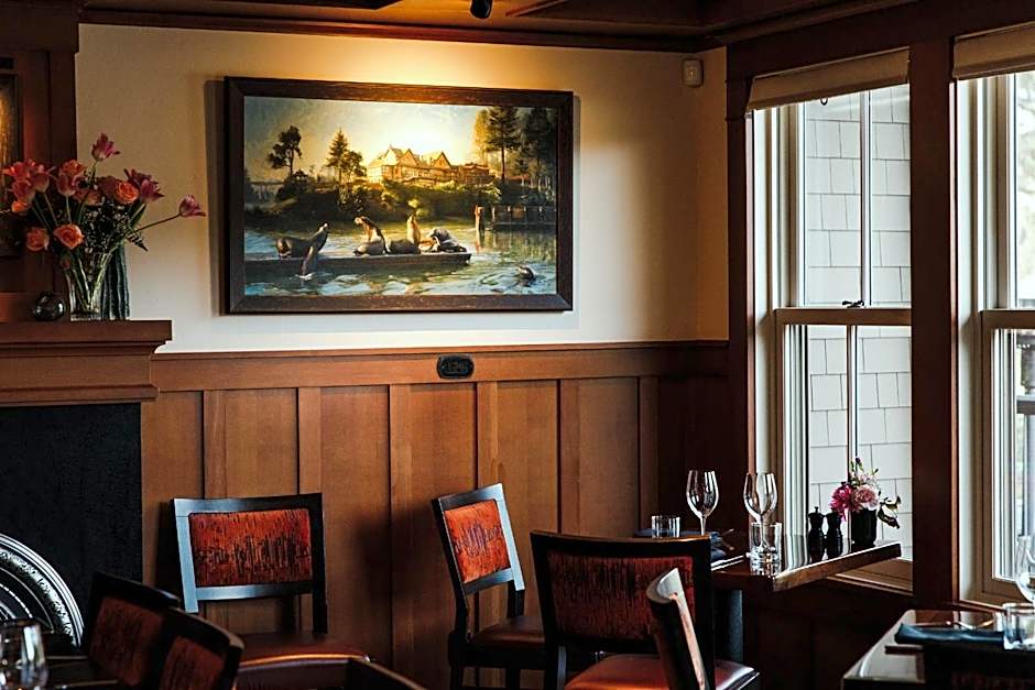 Noyo Harbor Inn