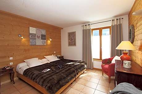 Chalet BOUQUETIN n°3 Two bedroom with private terrace and glacier view