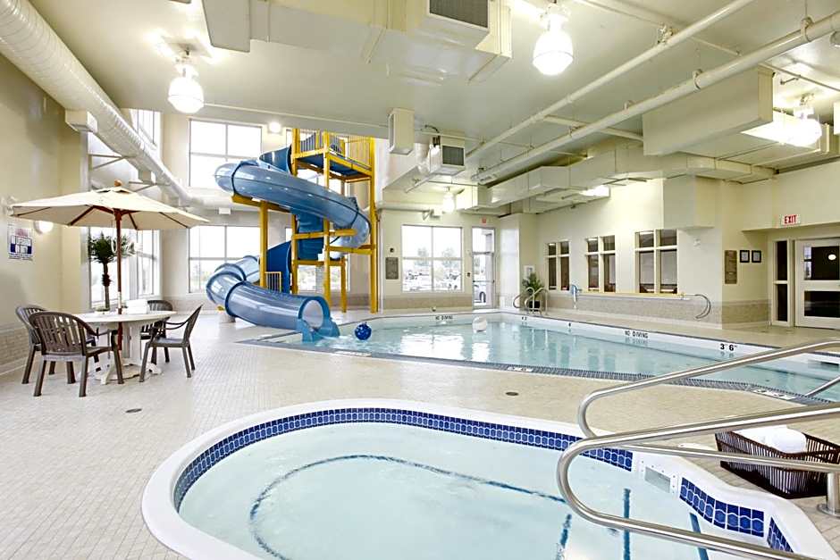 Pomeroy Inn and Suites Vermilion