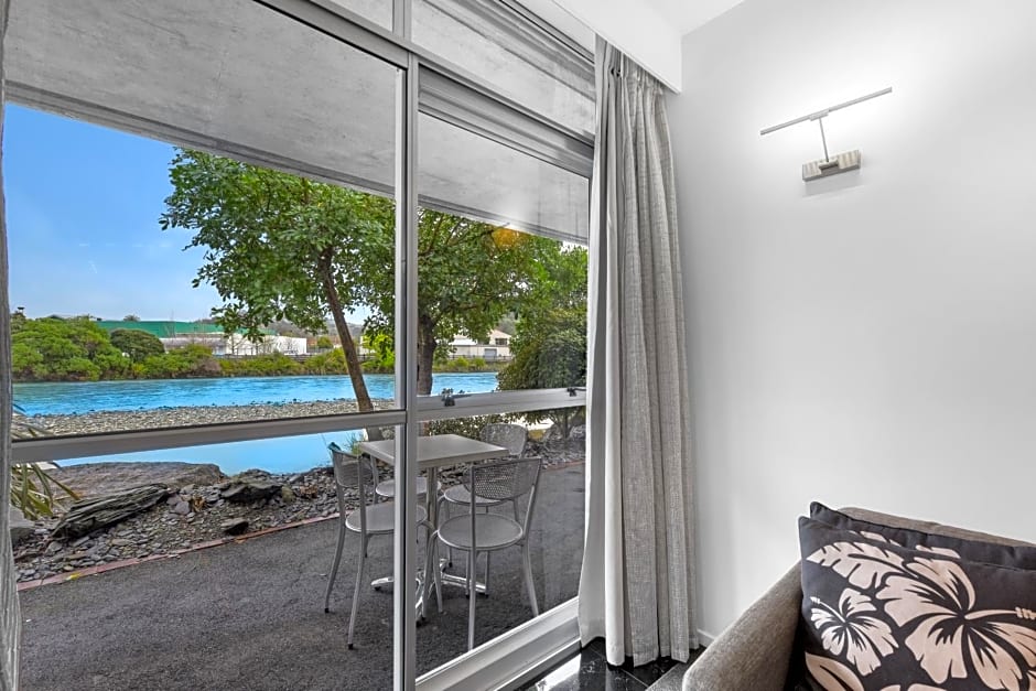 Trailways Hotel Nelson