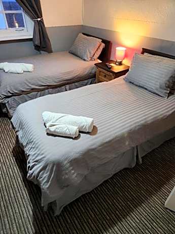 Twin Room with Ensuite
