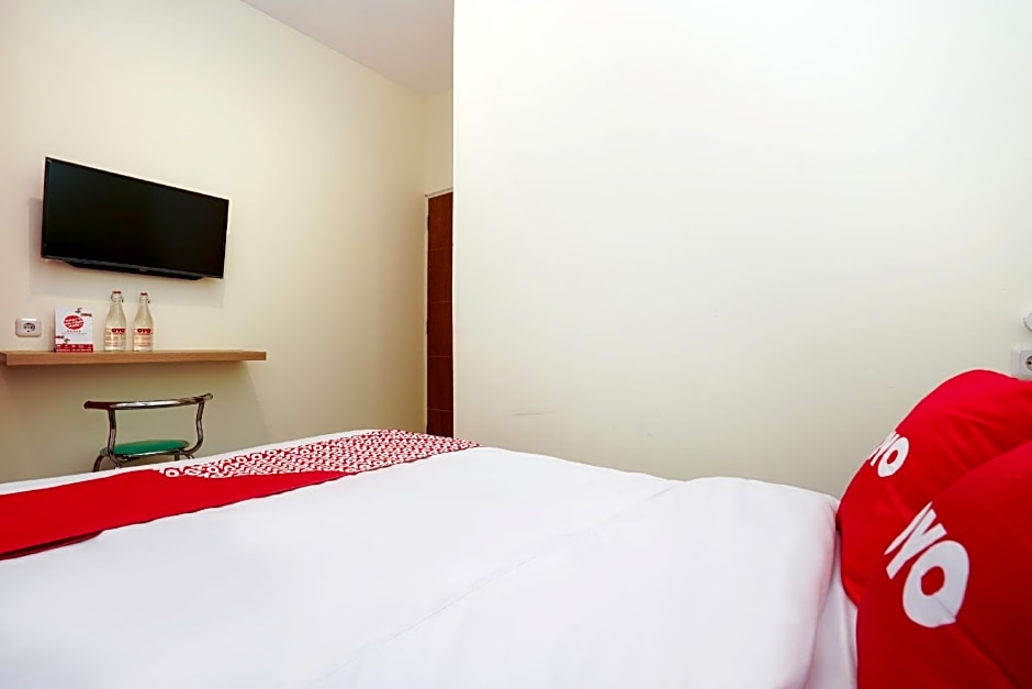 OYO Flagship 3688 Pot Art