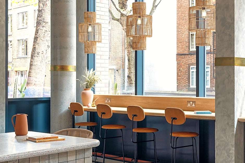 Bermonds Locke, Tower Bridge 