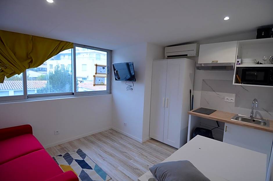 STUDIO CASSIN - next to tramway line 2 near airport