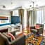 Queen'S Court Hotel & Residence