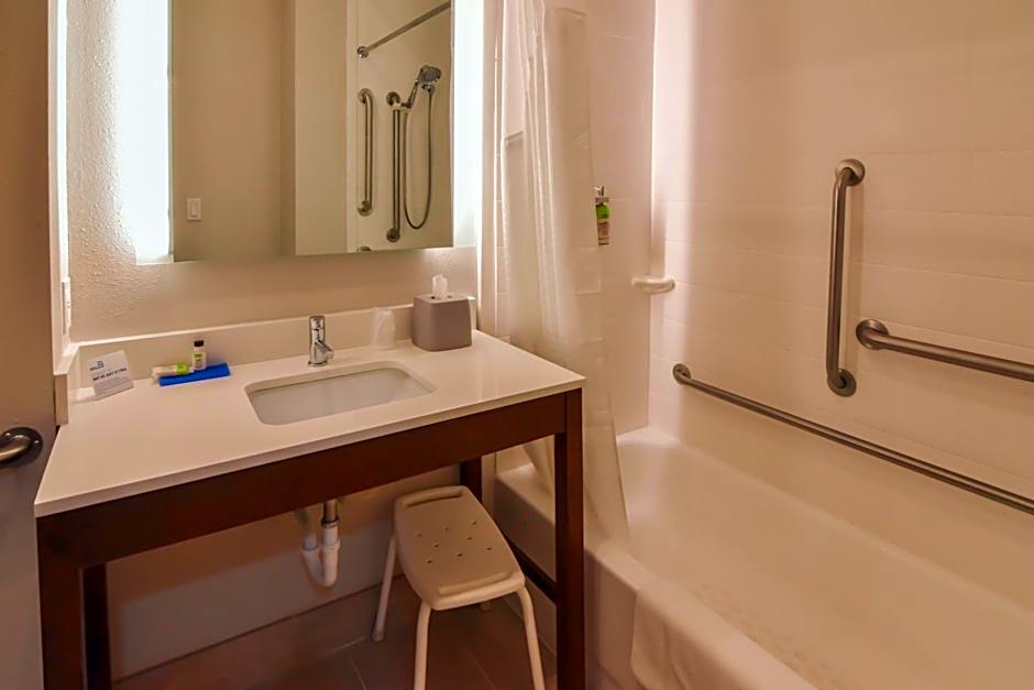 Holiday Inn Express And Suites Indianapolis Northwest By IHG