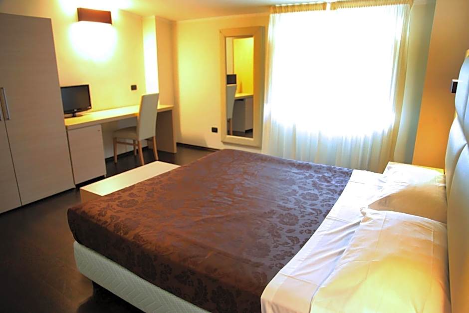 Hotel Sogni D'Oro Airport