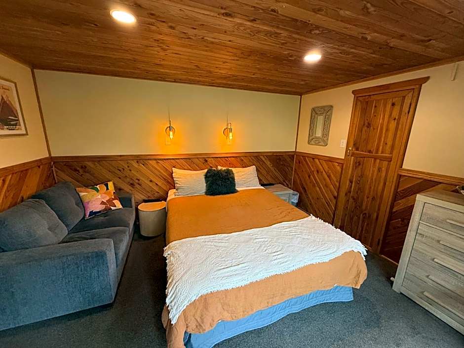 Te Anau Lakefront Backpackers