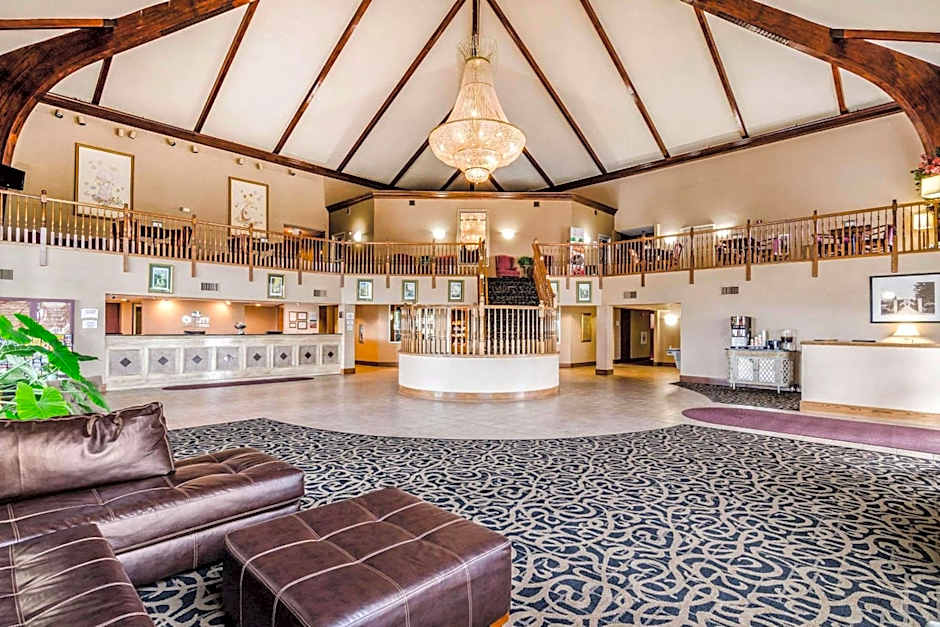 Quality Inn & Suites Carthage near Precious Moments Chapel