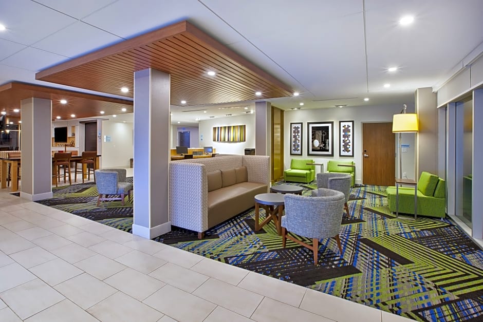 Holiday Inn Express Suites Grand Rapids Airport North Guest