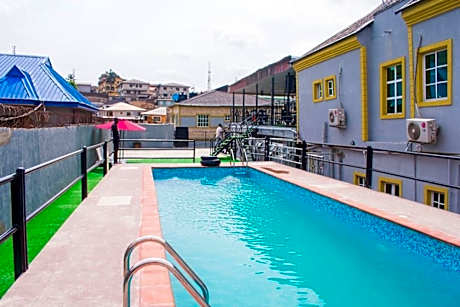 Adesuwa Royal Guest House Ketu