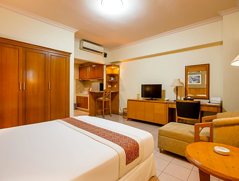  Asuka Hotel MM2100 Industrial Town