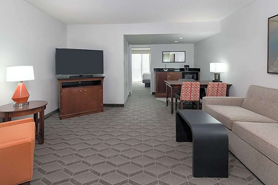 Embassy Suites By Hilton Hotel Dallas - Park Central Area