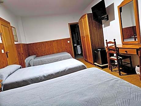 Quadruple Room (2 Adults + 2 Children)