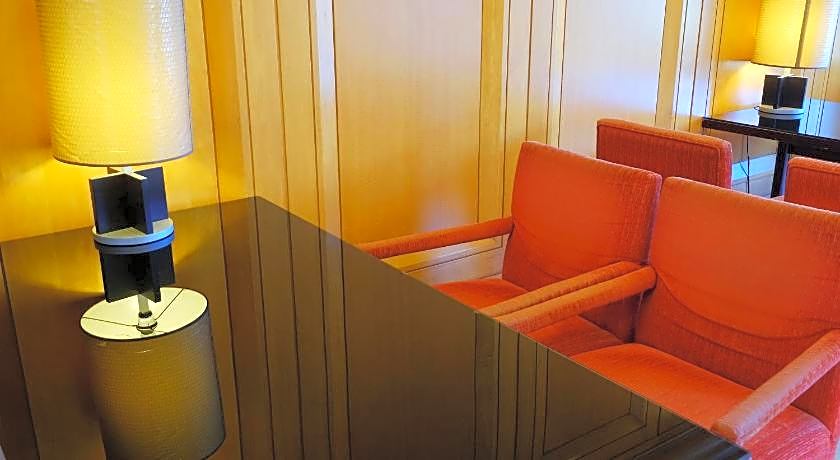 City Suites Gateway Hotel