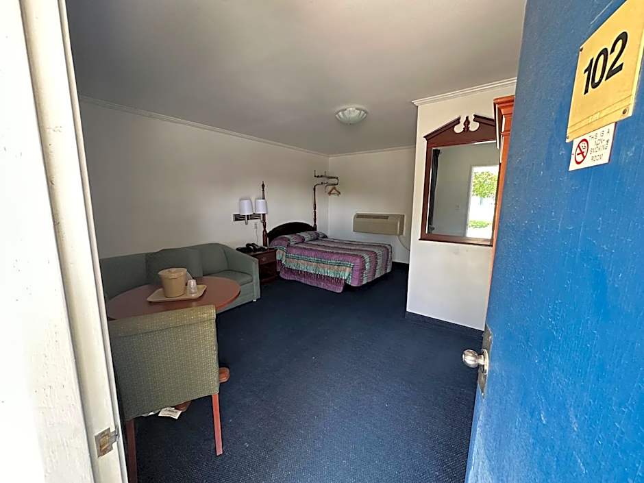 Four Oaks Lodging