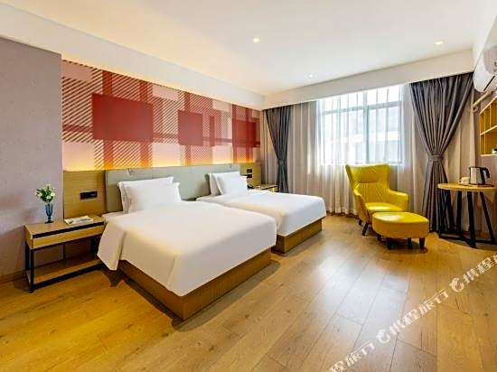 Moli Hotel (Guangzhou Yongqingfang Zhongshan 8th Road Subway Station)