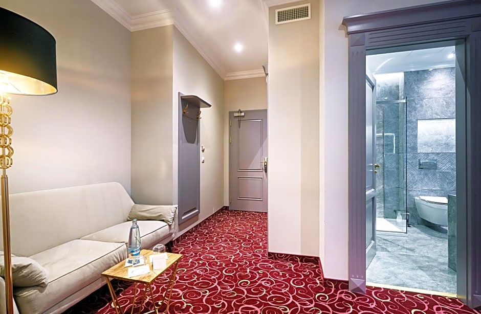 Golden Key Boutique Hotel