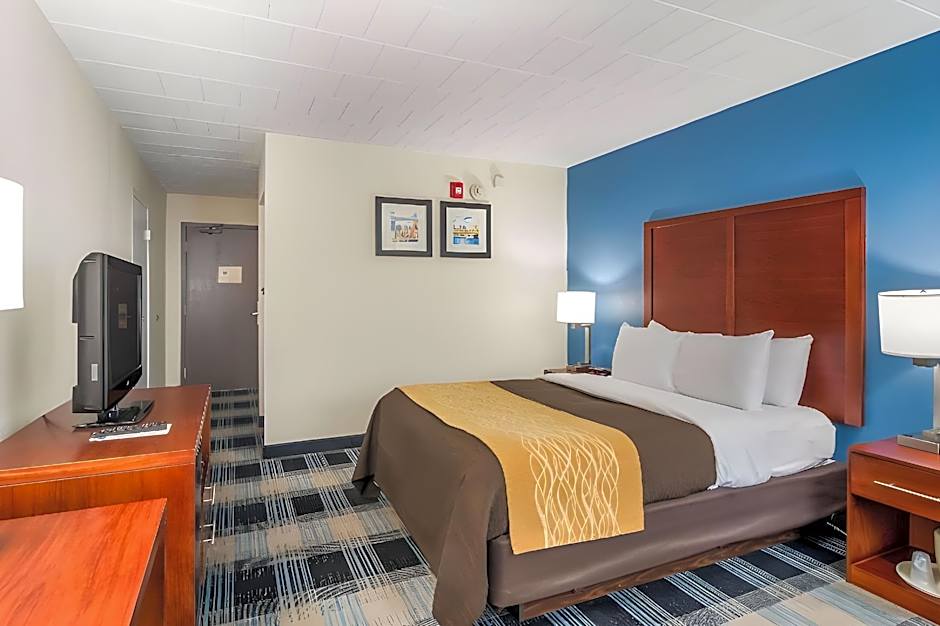 Photo 1 of 1 of 1 King Bed Suite