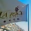 La Place Hotel