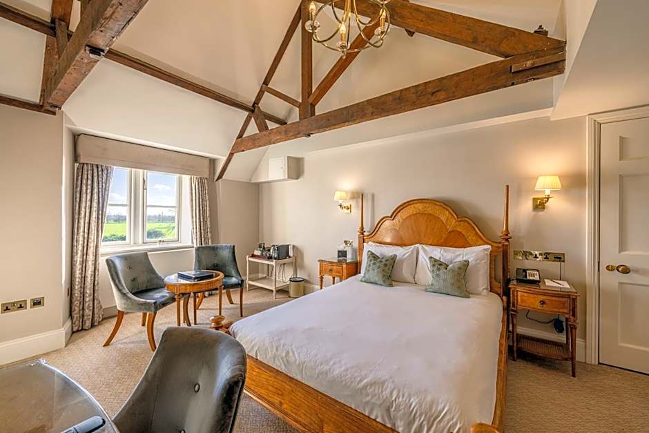 Wivenhoe House Hotel