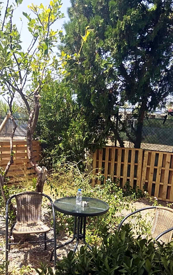 CLEO ROOM WITH PATIO 250m FROM THE BEACH