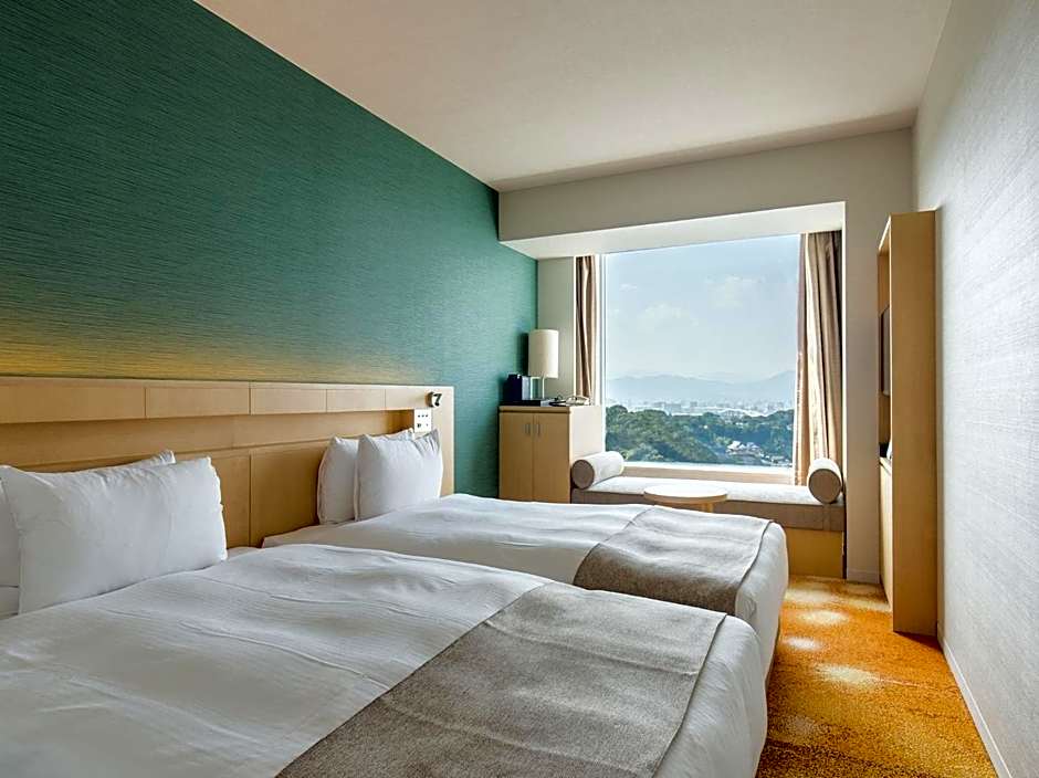 Photo 1 of 6 of 2 Beds, Club Level