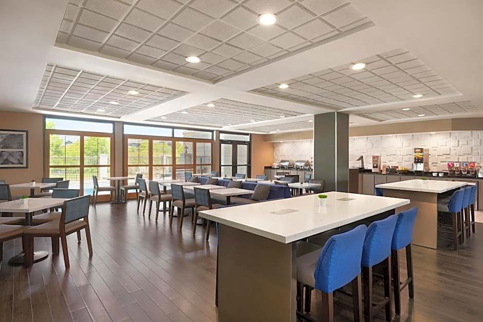 Wingate By Wyndham Montgomery