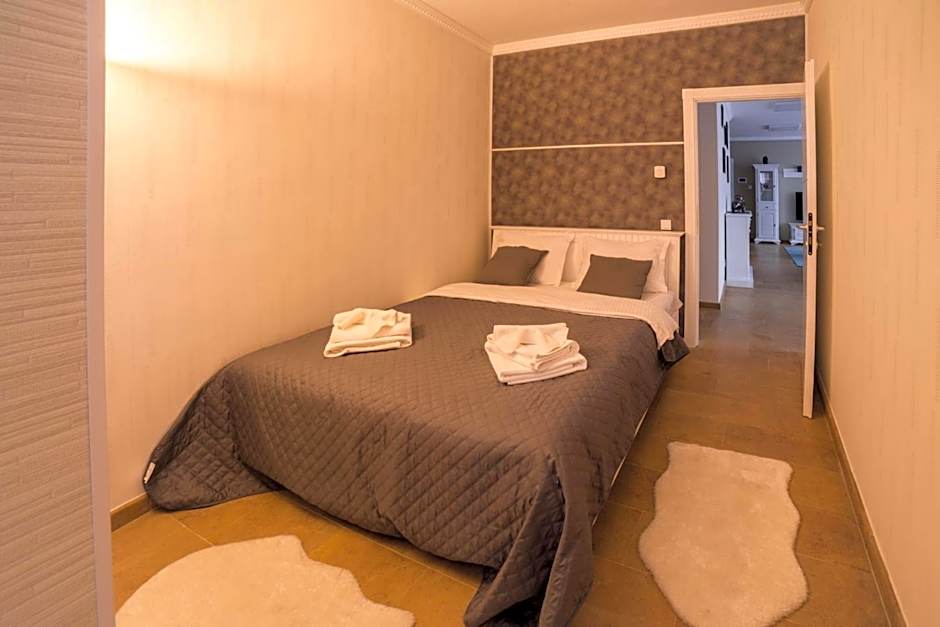 Lira Holiday Apartments
