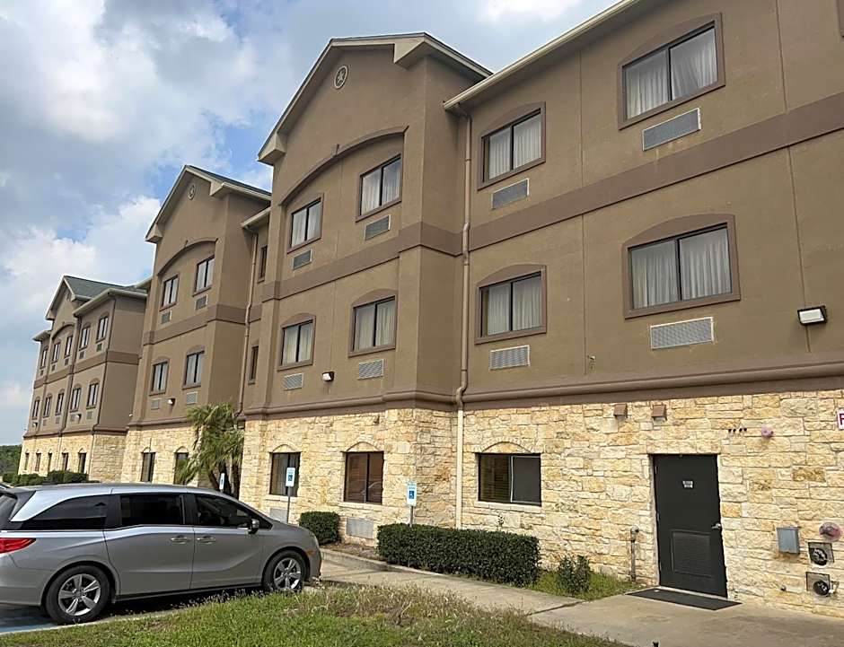 Baymont by Wyndham Cuero