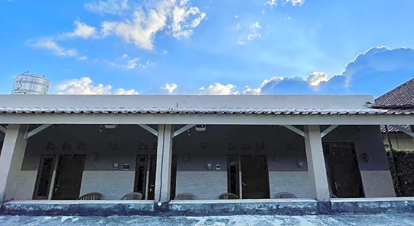 Mongan Homestay Beside The Belulang Hot Spring