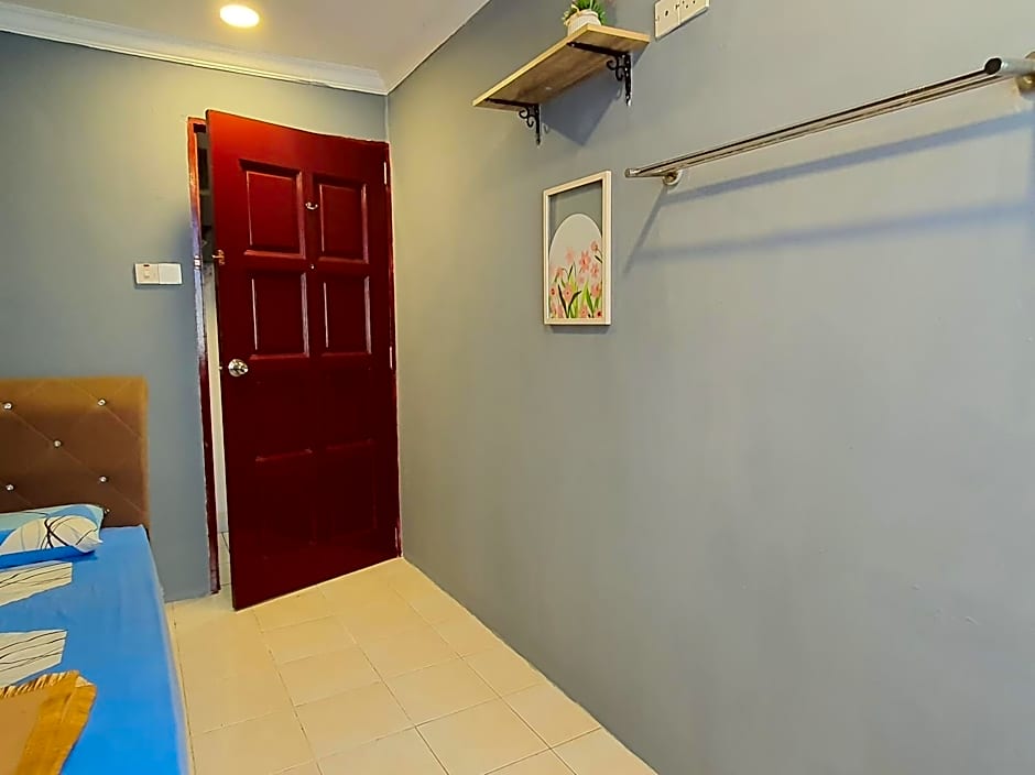 OYO 90997 Hoover Room