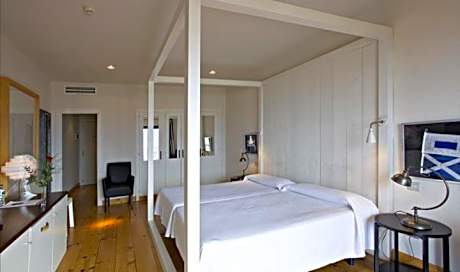 Triple Room with Sea View